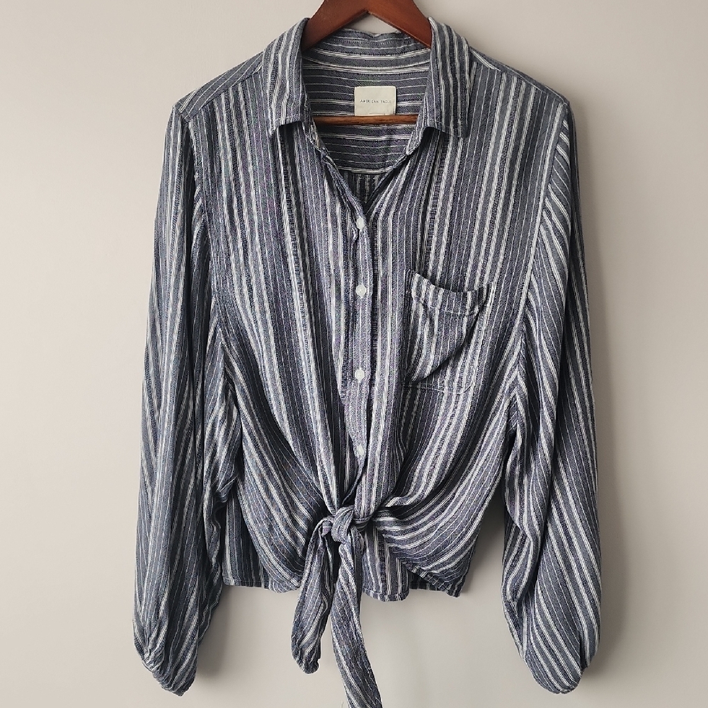American Eagle Outfitters Navy Striped Crop Shirt⛵⛱️